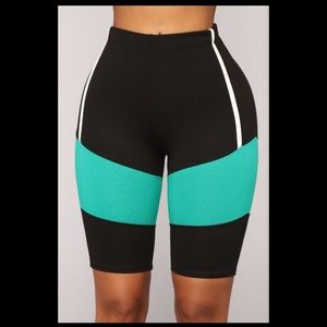 Ingrid Biker Shorts - Black/Green